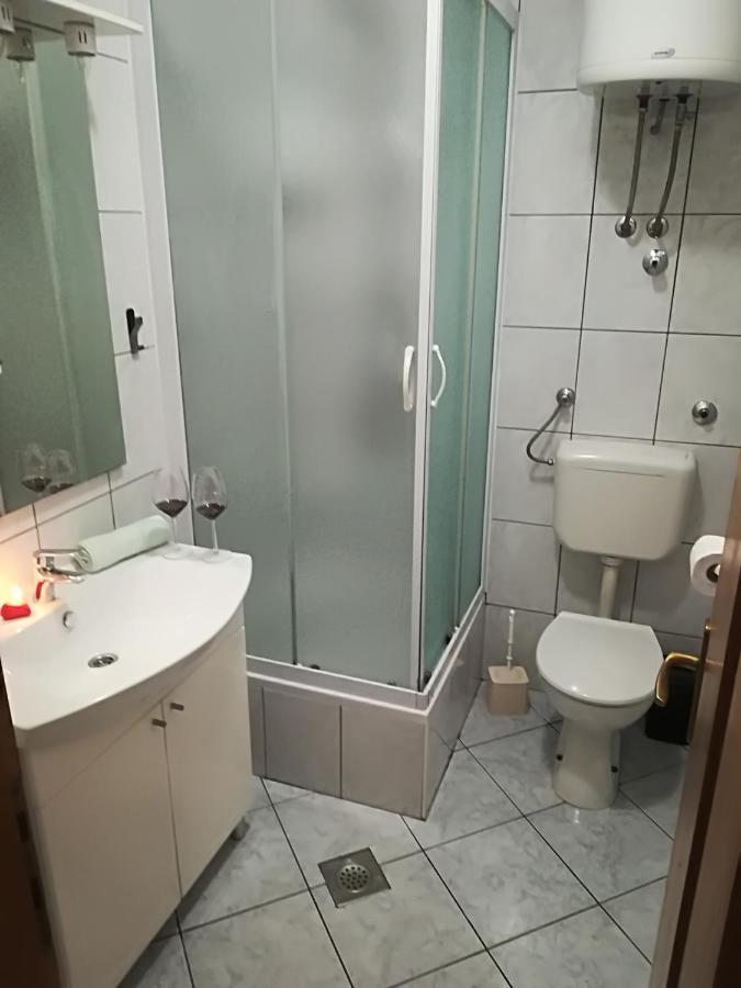 Apartment Nela Baska Voda Bagian luar foto
