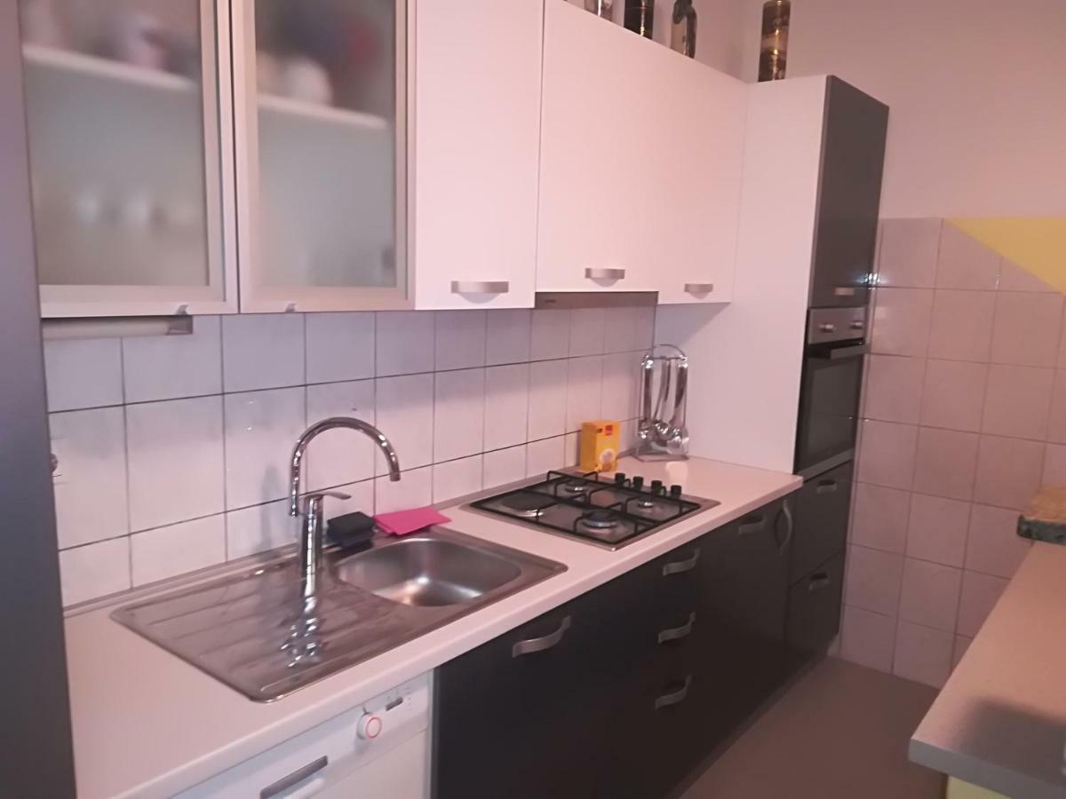 Apartment Nela Baska Voda Bagian luar foto