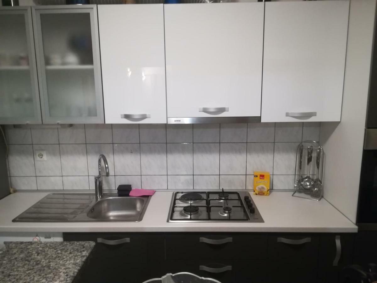 Apartment Nela Baska Voda Bagian luar foto